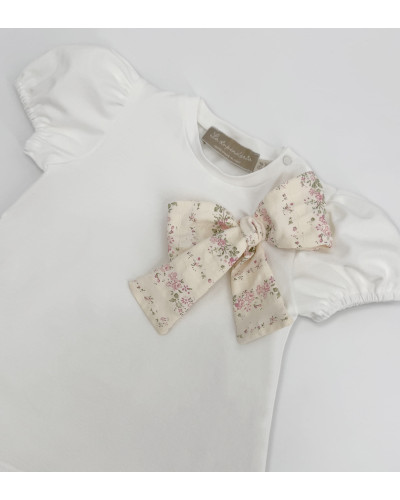 T-SHIRT CON FIOCCO A FIORI ROSA