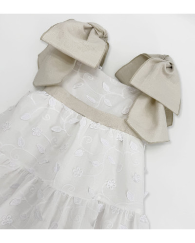 ABITO BIANCO RICAMATO CON FIOCCHI