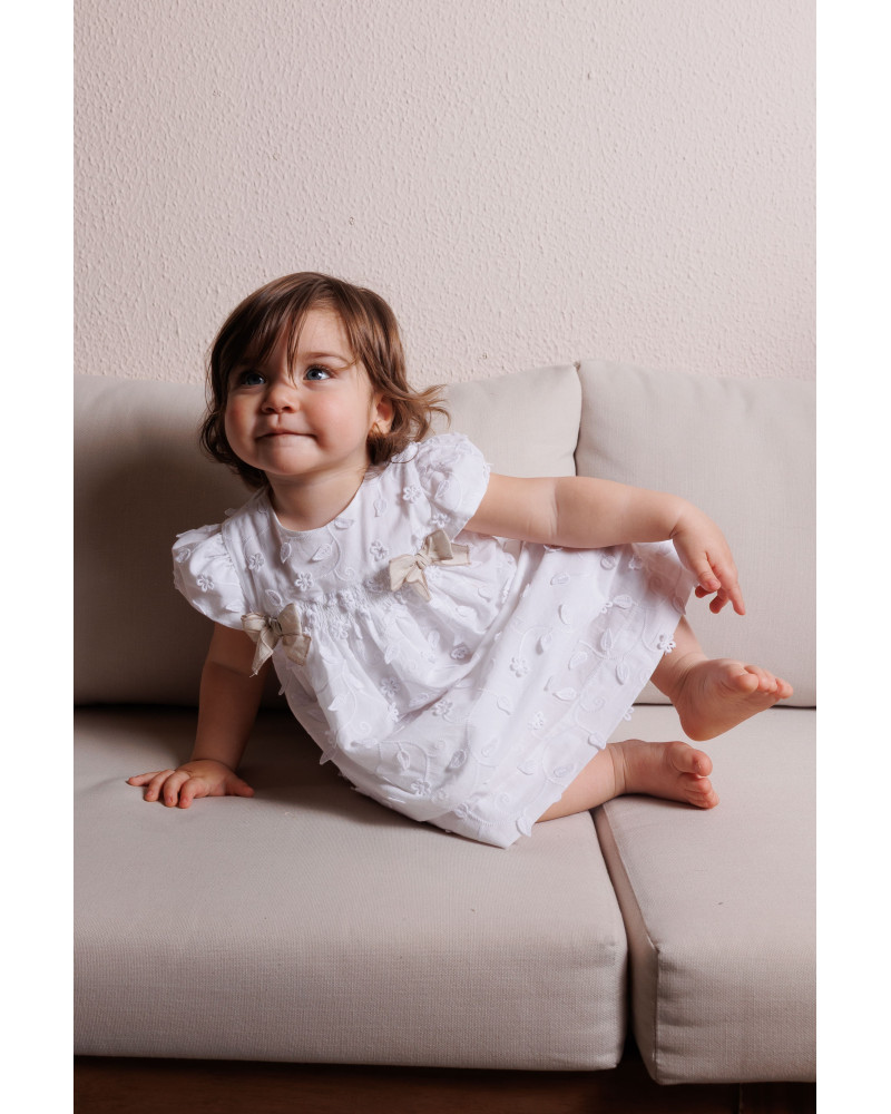 ABITO BIANCO CON FIOCCHI